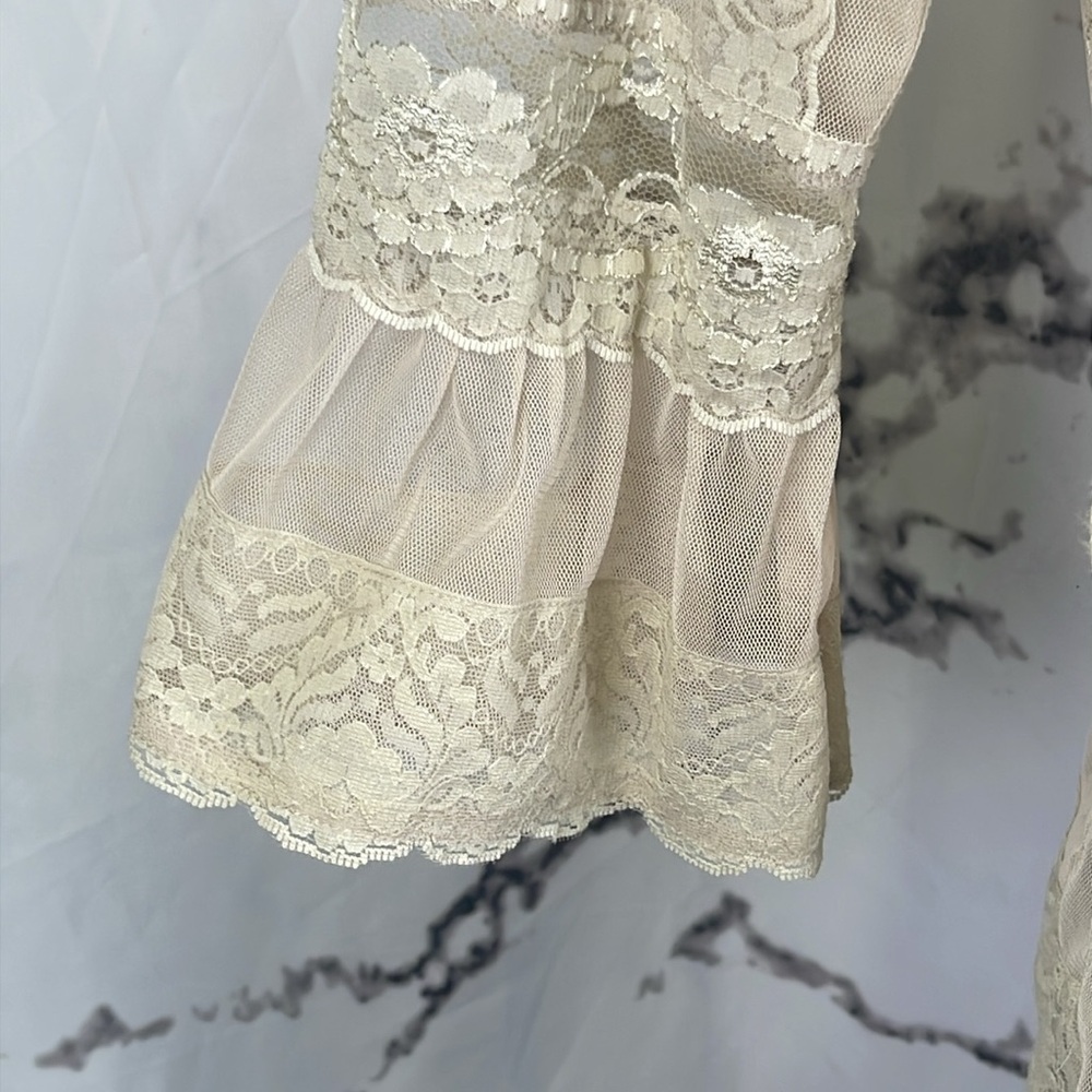Coldwater Creek Cream Lace Blouse Button-Up Sheer 3/4 Flutter Sleeve Victorian - Picture 4 of 13